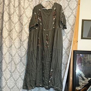 Green midi embroidered dress chic soul 3x